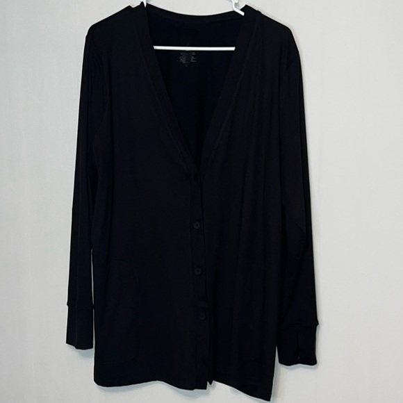 Cuddl Duds Women’s Size 1X Button Down V-Neck Shirt Blouse Black Stretch. - Picture 3 of 8